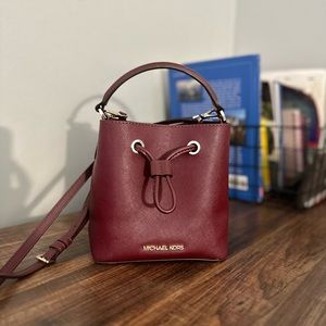 Bucket bag,  drawstring, adjustable crossbody strap